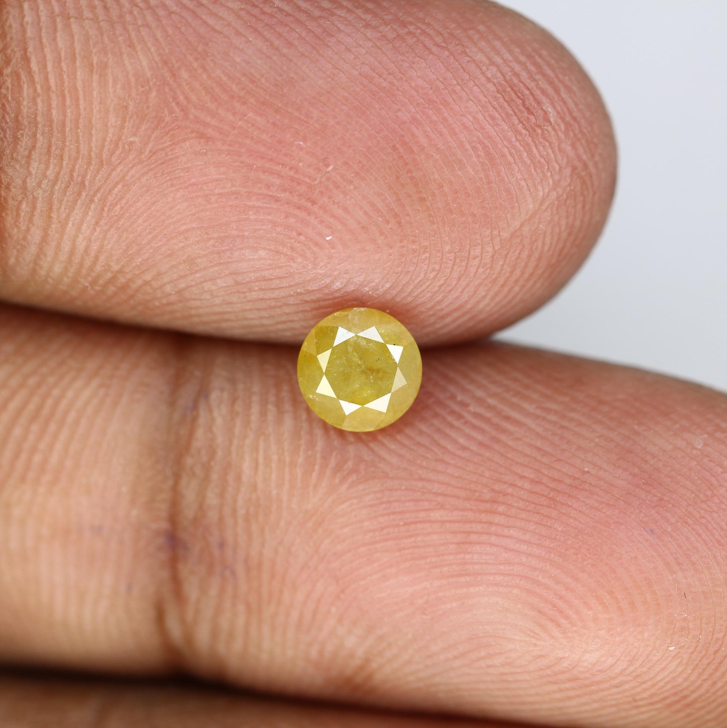 Exquisite Natural Yellow Diamond - Round Cut Gemstone for Engagement Rings, Custom Jewelry & Unique Designs