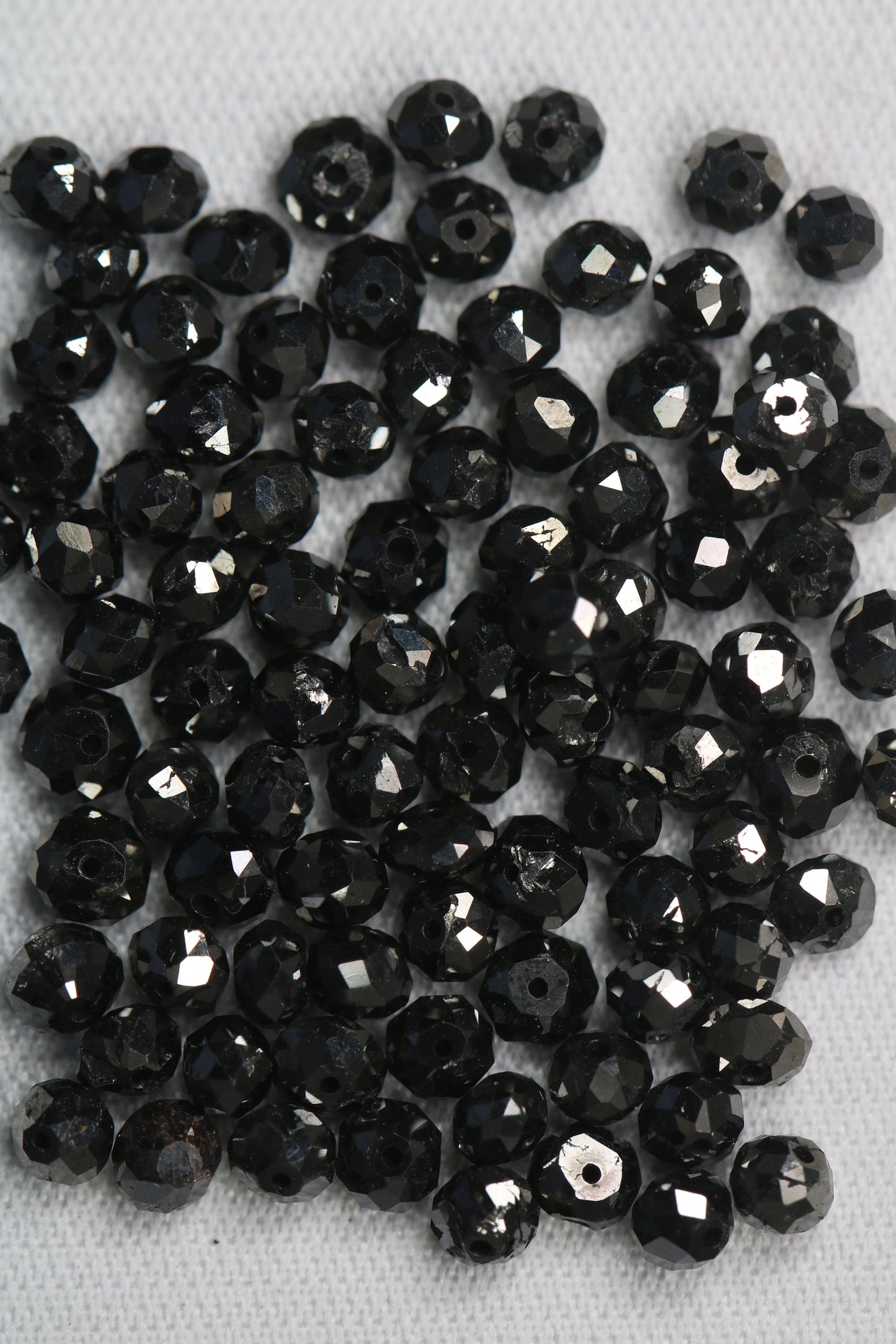 Natural Loose Round Black Diamonds โ Fancy Color, 1.50 to 3.10 MM, 20-Piece Bead Lot | Raw Black Diamonds for Elegant Custom Jewelry Designs