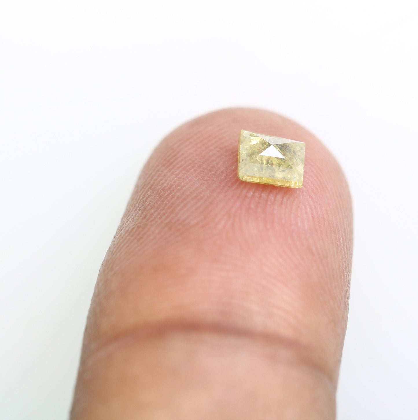 0.50 CT Geometric Shape Green Color Diamond For Multiple Occasions And WeddingFor Gold Ring Diamonds