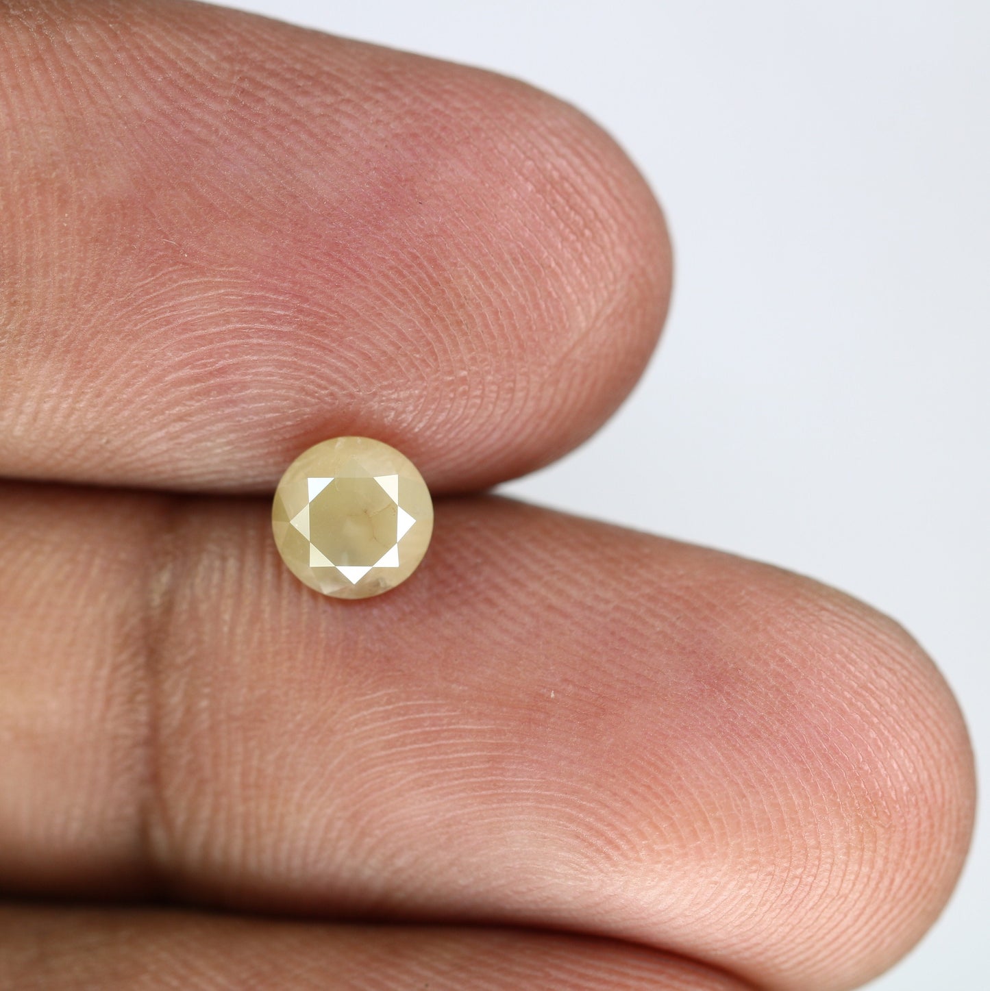 0.98 CT Light Grey Color Round Brilliant Cut Diamond For Statement Jewelry | Fancy Color DiamondFor Gold Ring Diamonds