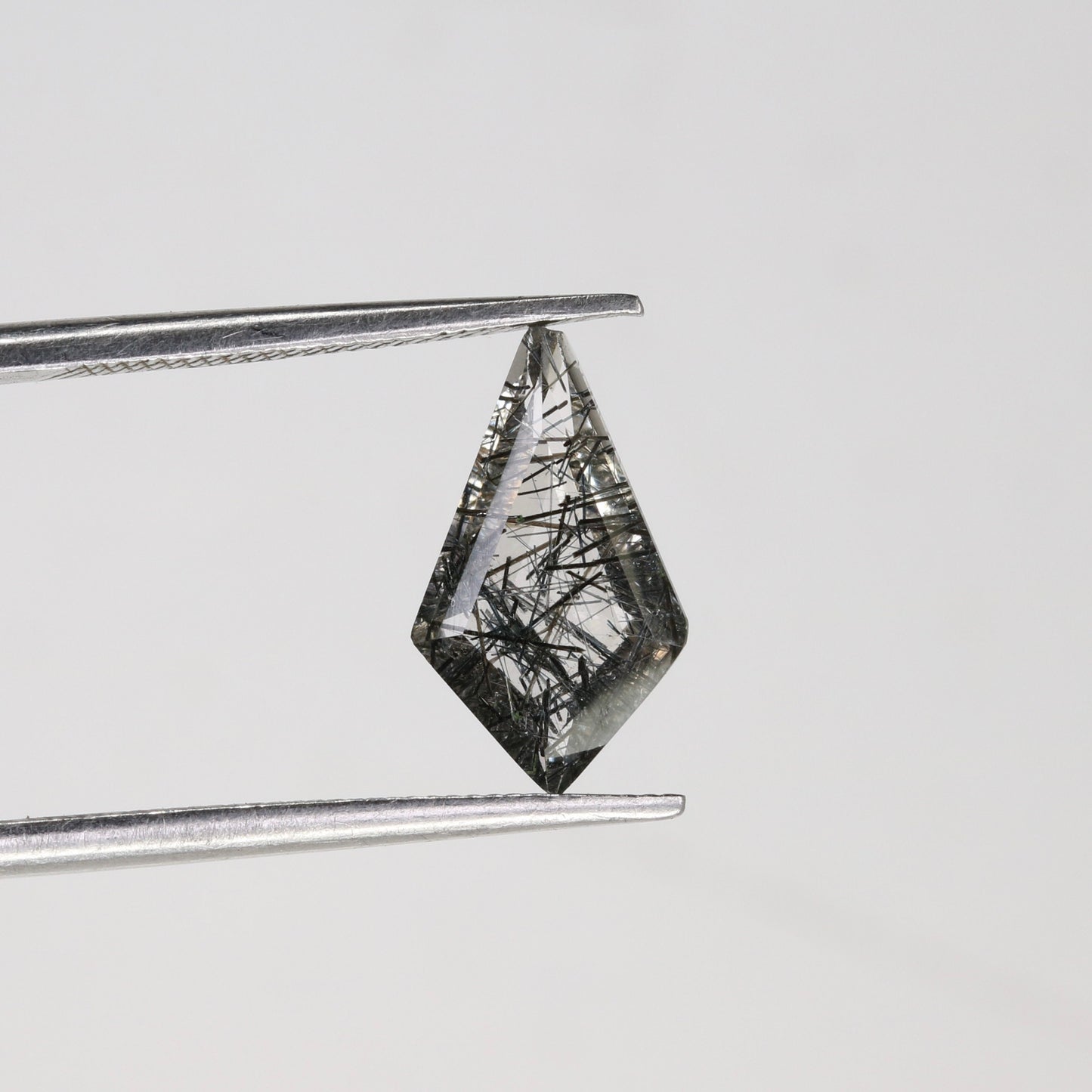 1.29 CT Kite Shape Loose Black Gemstone for Multiple Occasions - Elegant Statement Jewelry and Gift for Daughter with Gold Ring and Diamonds