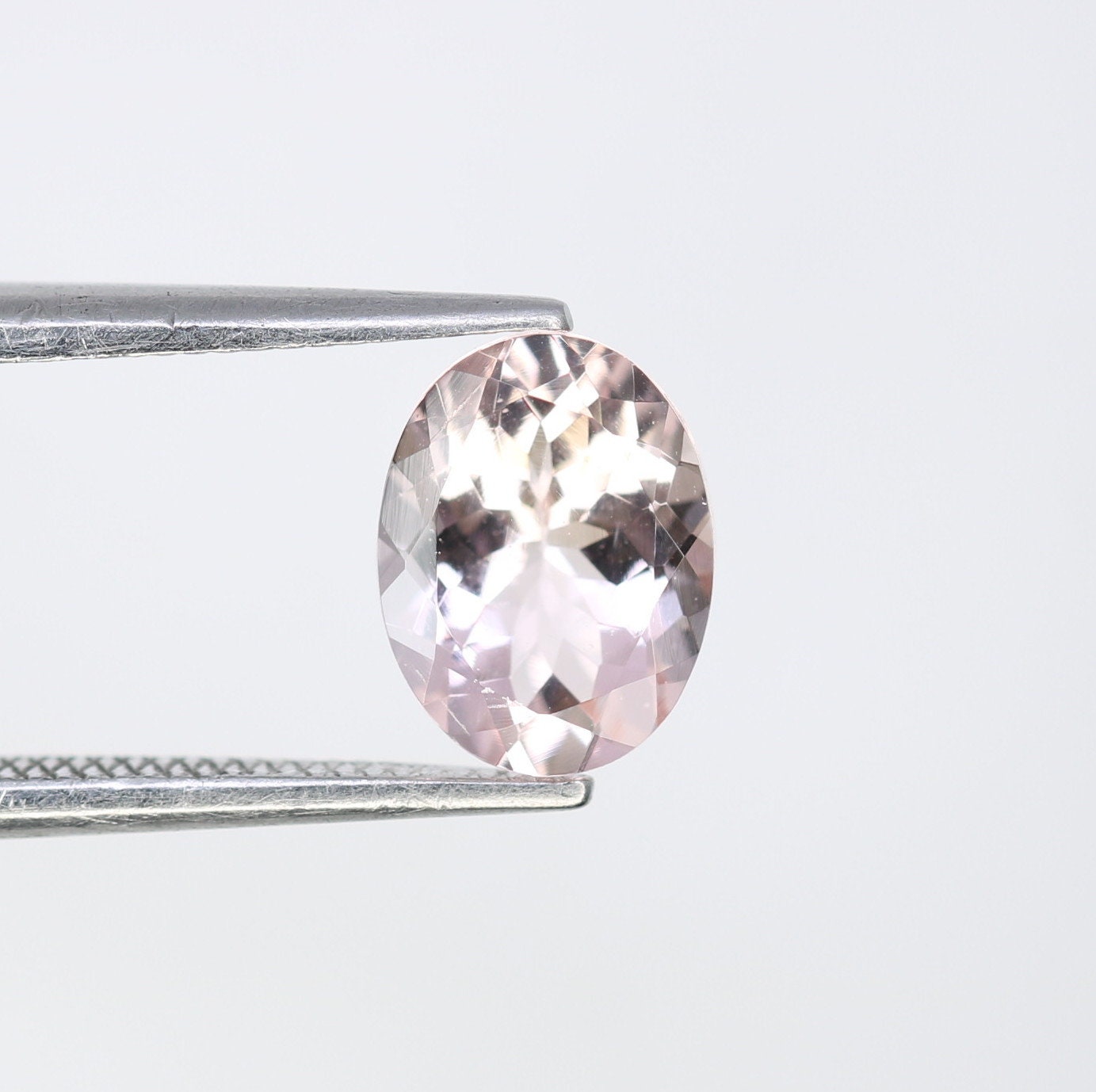 1.18 CT Pink Morganite Loose Gemstone - Oval Shape Natural Earth Mined Stone for Elegant Jewelry Designs