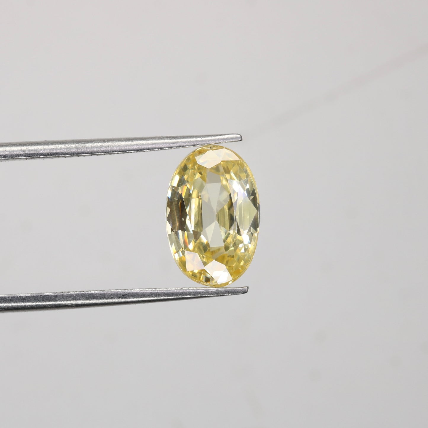 5.54 CT Natural Citrine Oval Loose Gemstone - Stunning Yellow Stone for Fine Jewelry and Diamonds
