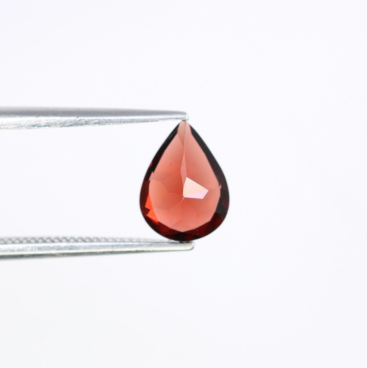 1.34 CT Elegant Red Pear Cut Garnet Gemstone for Weddings and Special Occasions - Perfect Gift for Daughter with Gold Ring and Diamonds