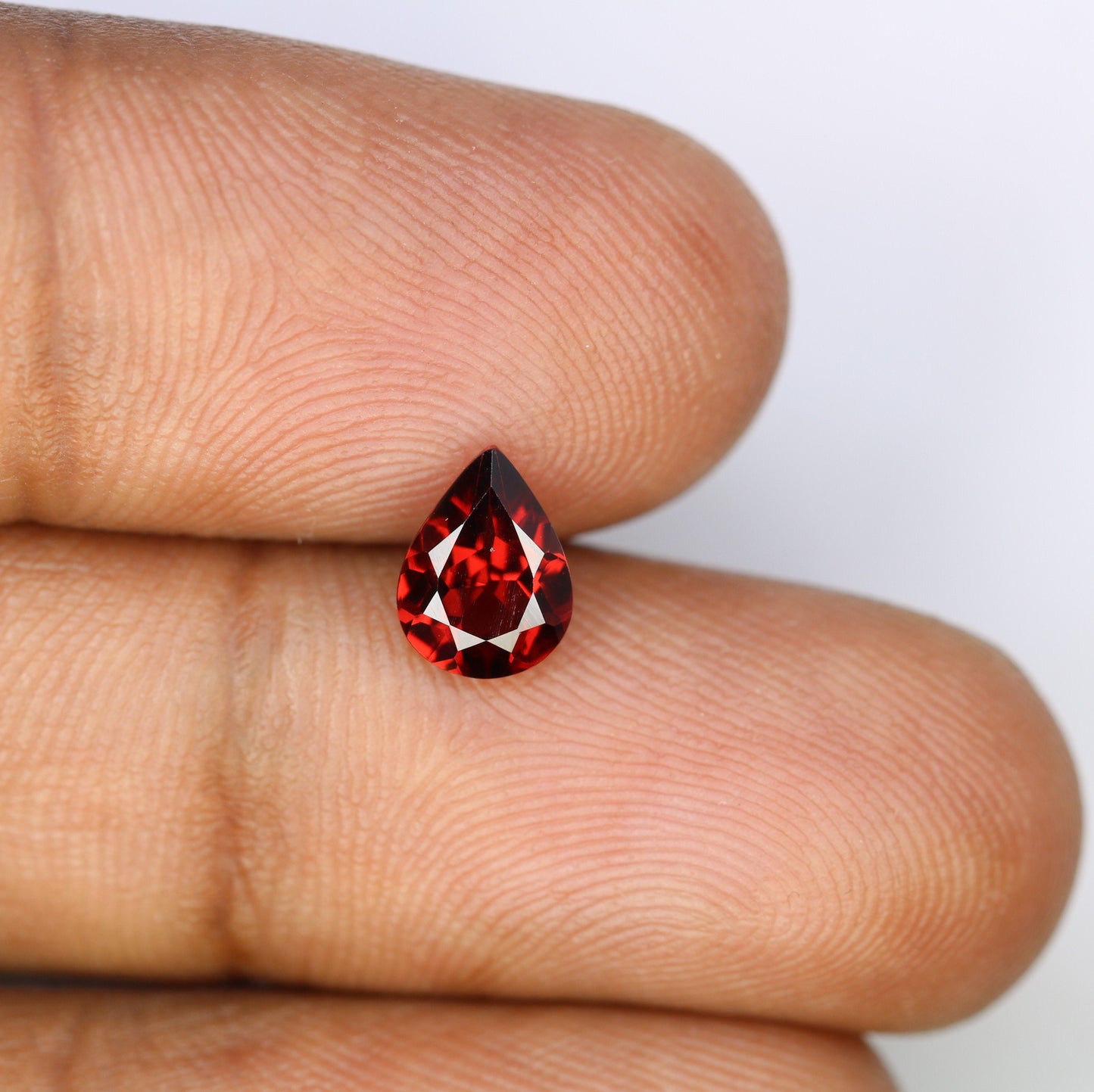 1.34 CT Elegant Red Pear Cut Garnet Gemstone for Weddings and Special Occasions - Perfect Gift for Daughter with Gold Ring and Diamonds