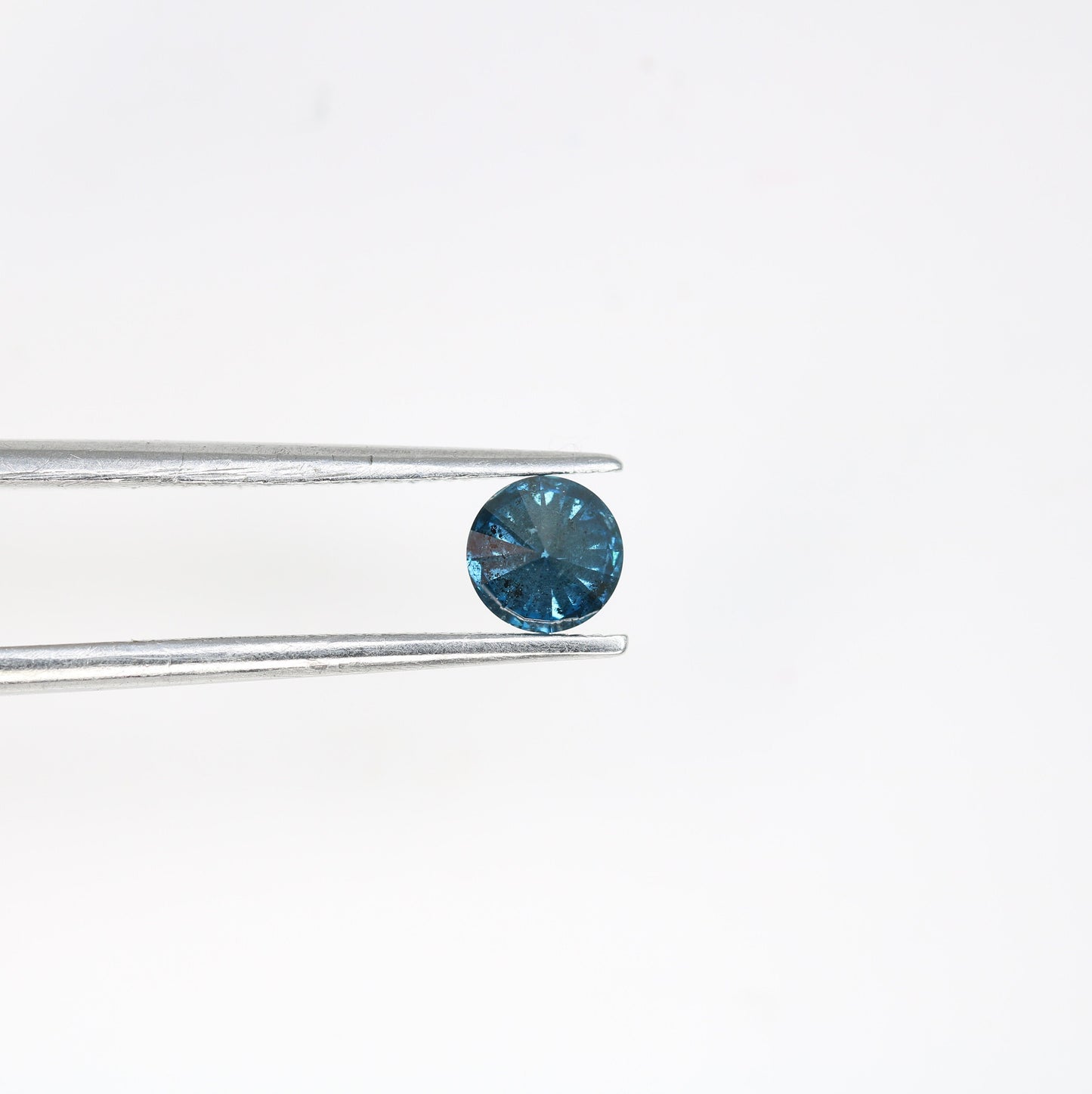 0.38 CT Vivid Blue Round Brilliant Cut Diamond Ideal for Engagement Bands and Gold Ring Settings
