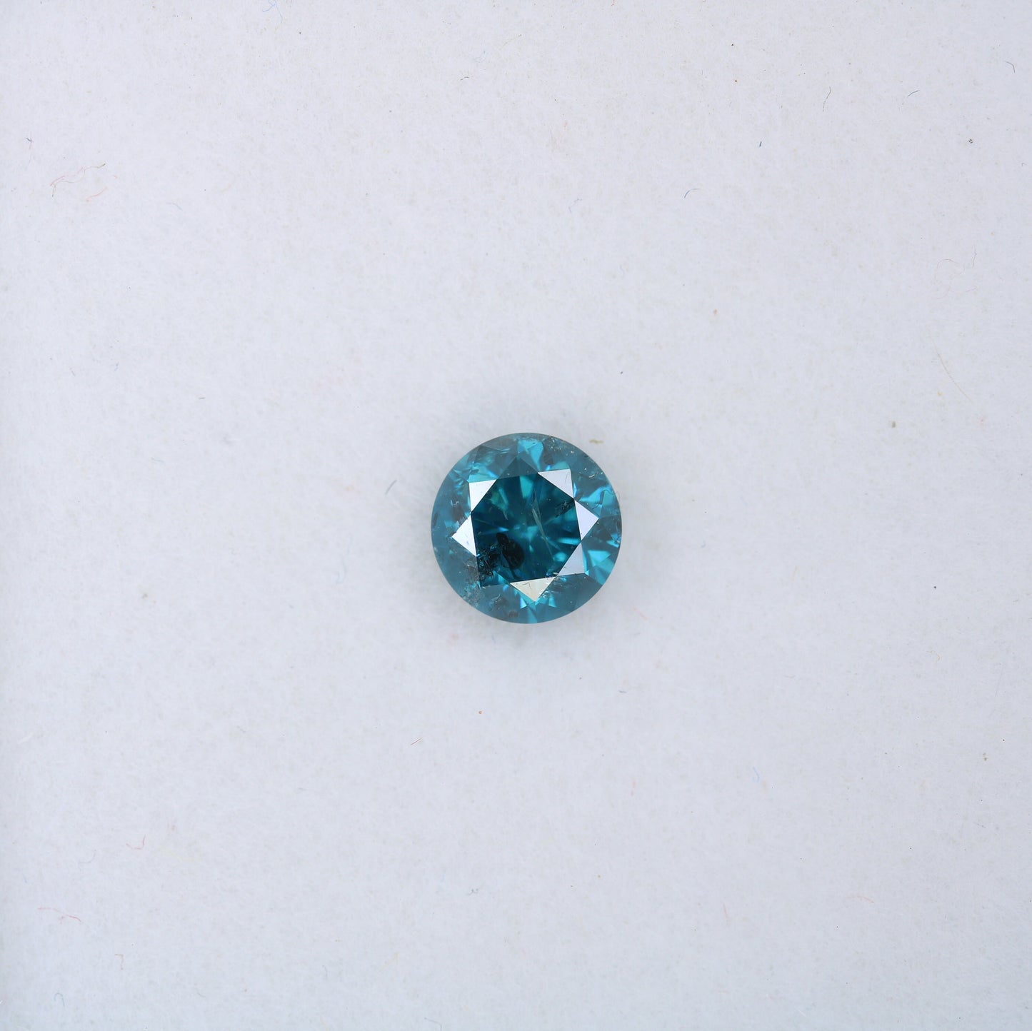 0.60 CT Sparkling Blue Round Cut Diamond Perfect for Engagement Bands and Gold Ring Settings
