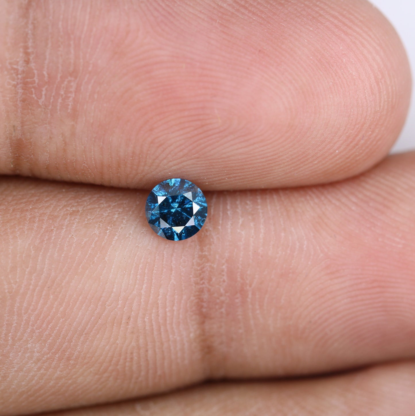 0.38 CT Vivid Blue Round Brilliant Cut Diamond Ideal for Engagement Bands and Gold Ring Settings