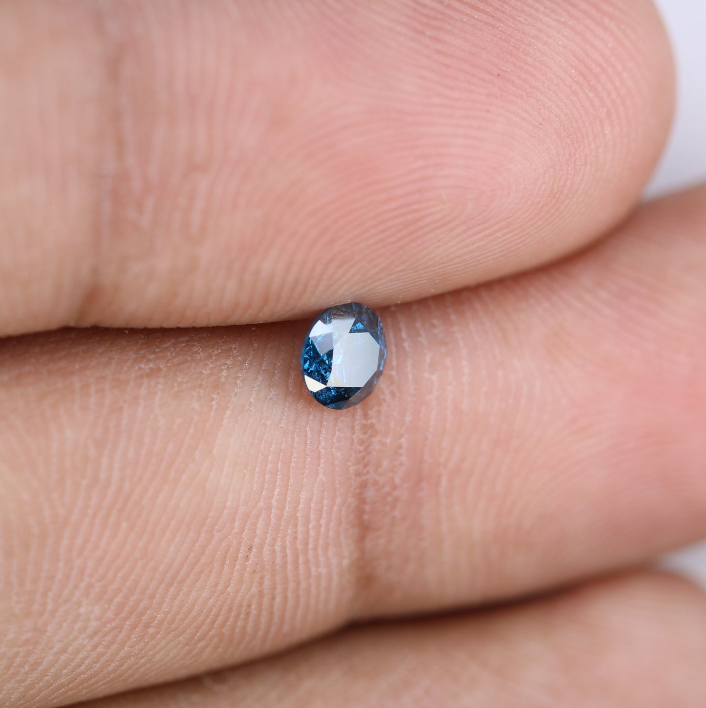 0.38 CT Vivid Blue Round Brilliant Cut Diamond Ideal for Engagement Bands and Gold Ring Settings