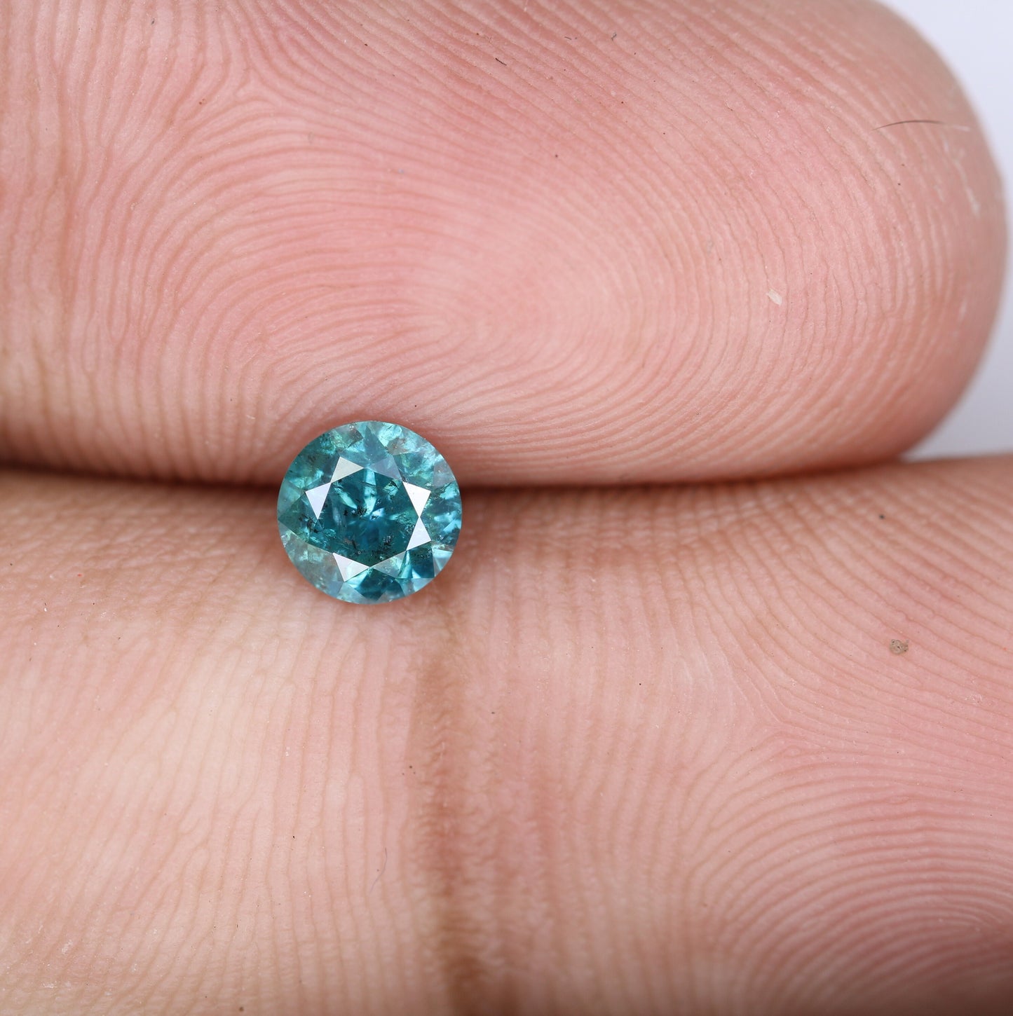 0.52 CT Green Round Brilliant Cut Diamond for Engagement Rings and Gold Band Settings