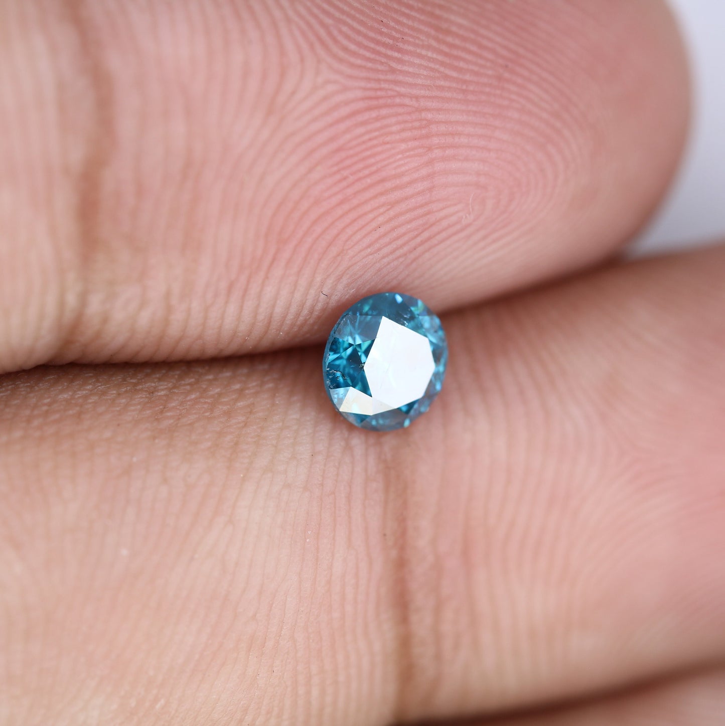 0.60 CT Sparkling Blue Round Cut Diamond Perfect for Engagement Bands and Gold Ring Settings