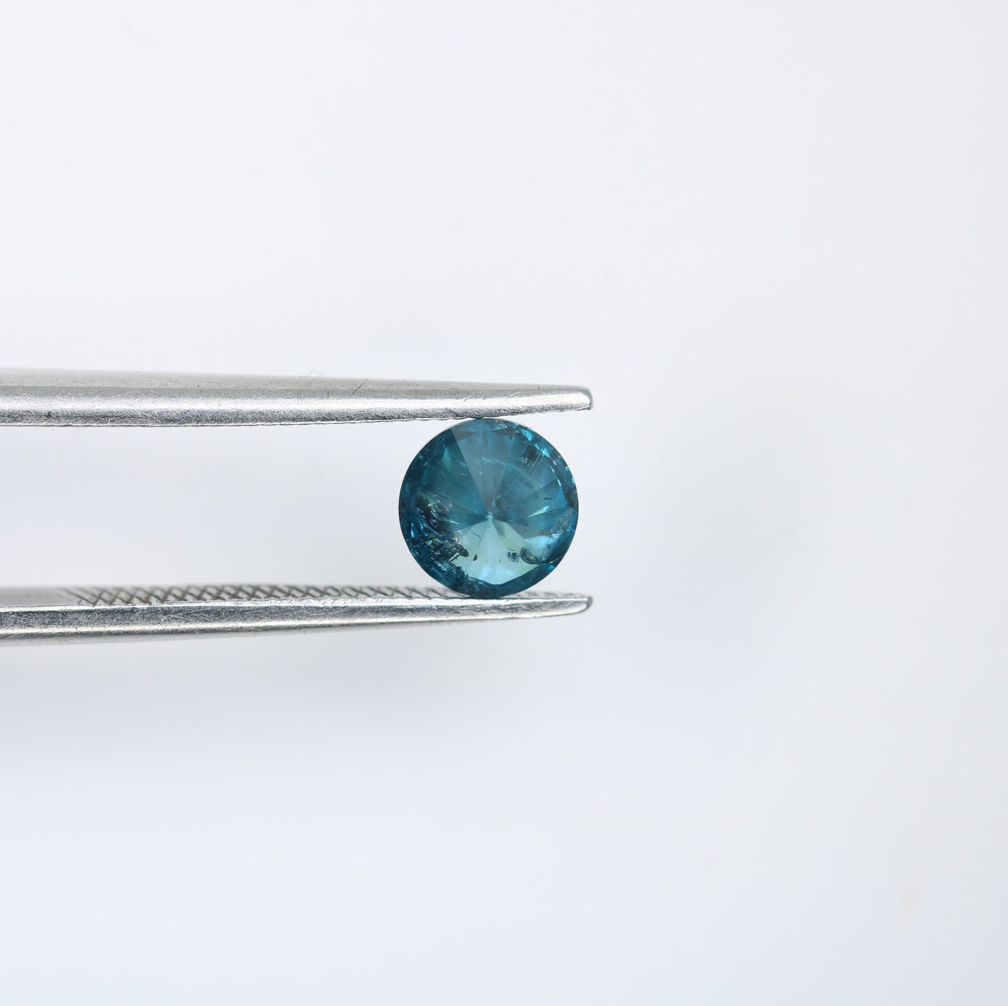 0.60 CT Sparkling Blue Round Cut Diamond Perfect for Engagement Bands and Gold Ring Settings