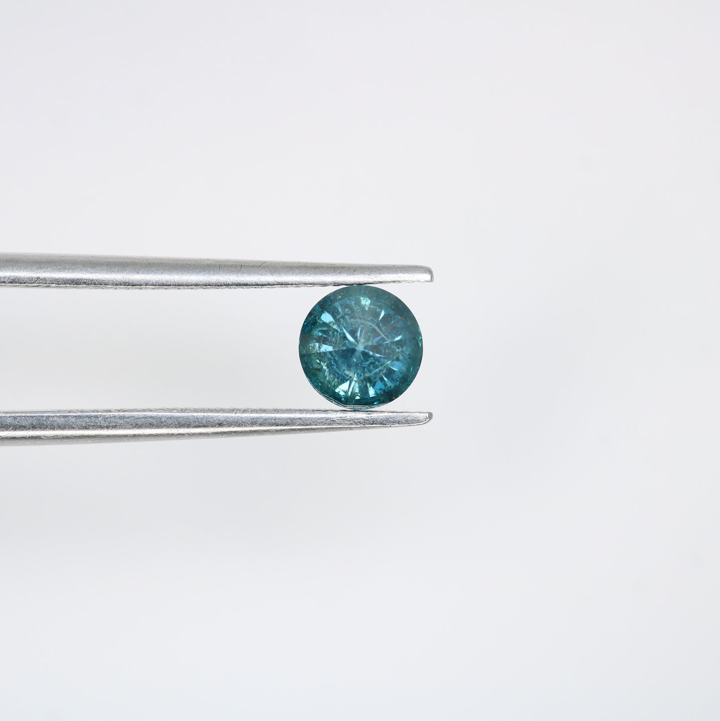 0.52 CT Green Round Brilliant Cut Diamond for Engagement Rings and Gold Band Settings