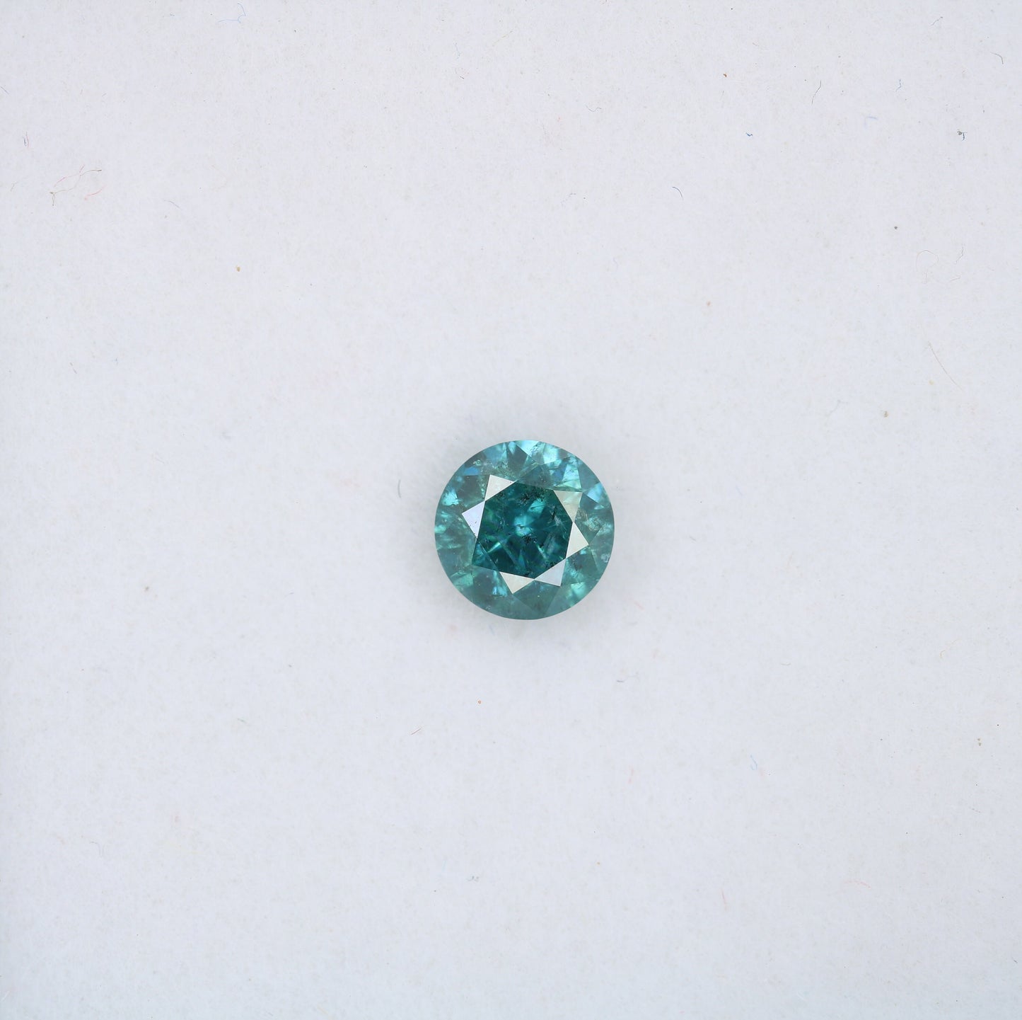 0.52 CT Green Round Brilliant Cut Diamond for Engagement Rings and Gold Band Settings