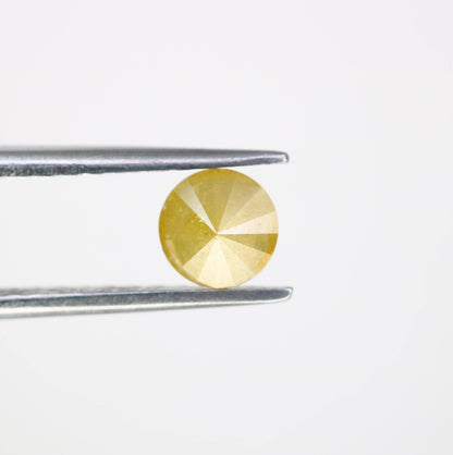 Exquisite Natural Yellow Diamond - Round Cut Gemstone for Engagement Rings, Custom Jewelry & Unique Designs