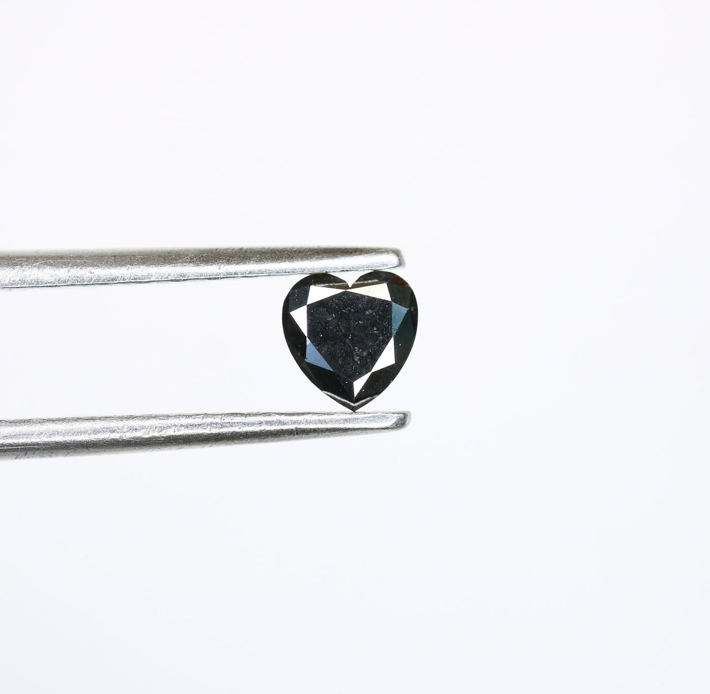 Heartfelt Elegance: 0.26 CT Heart-Shaped Black Diamond - Perfect for Every Occasion!For Gold Ring Diamonds