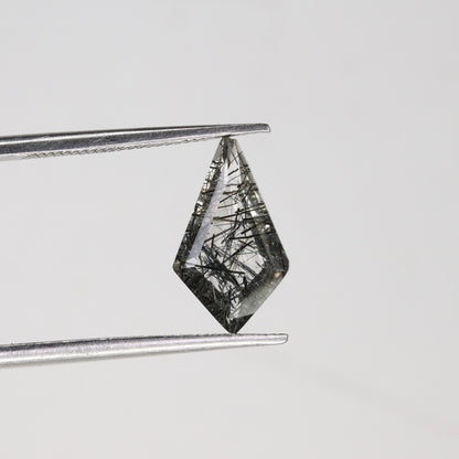1.29 CT Kite Shape Loose Black Gemstone for Multiple Occasions - Elegant Statement Jewelry and Gift for Daughter with Gold Ring and Diamonds