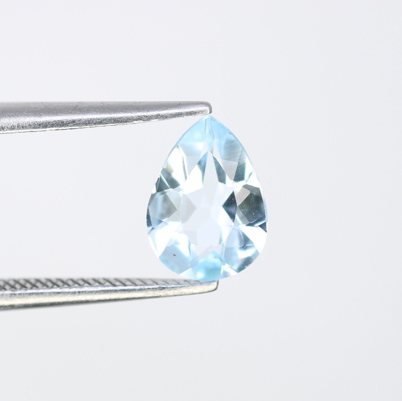 1.15 CT Pear Cut Aquamarine Blue Gemstone for Engagement Ring - Perfect for Wedding Jewelry and Gift for Loved Ones