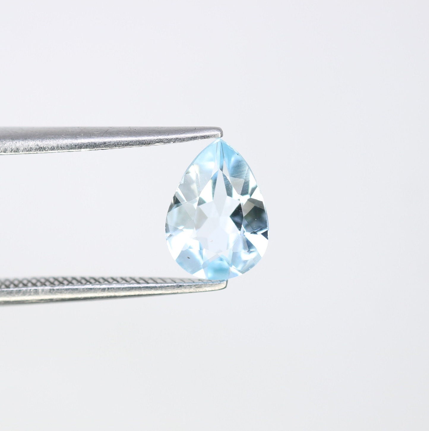 1.15 CT Pear Cut Aquamarine Blue Gemstone for Engagement Ring - Perfect for Wedding Jewelry and Gift for Loved Ones