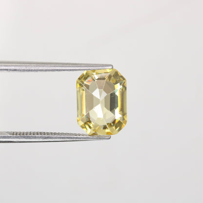 4.21 CT Rustic Citrine Emerald Shape Sapphire Gemstone - Stunning Natural Stone for Fine Jewelry and Diamonds