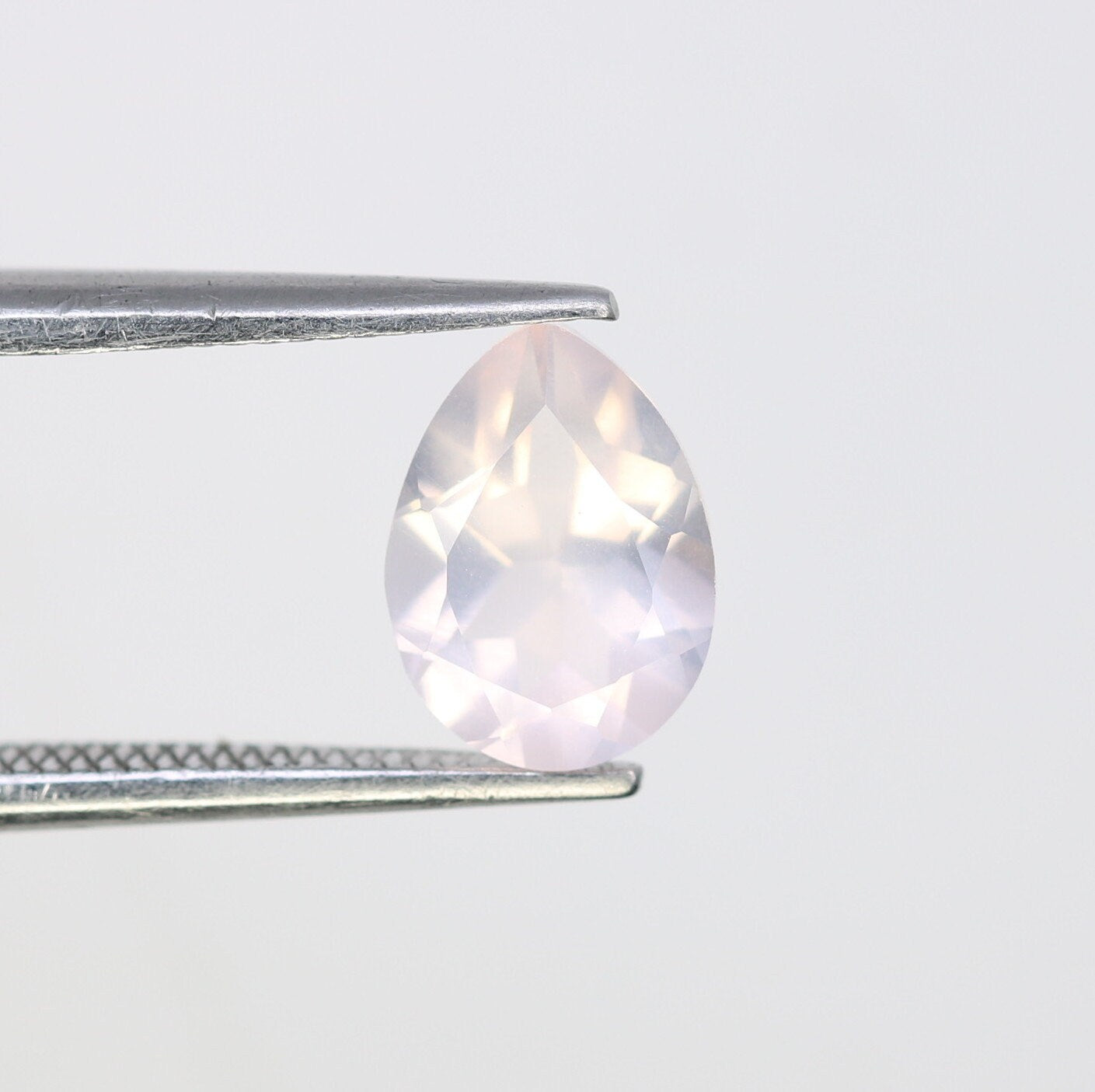 1.06 CT Beautiful Pear Shape Rose Quartz Gemstone for Pendant or Ring - Perfect Gift for Loved Ones