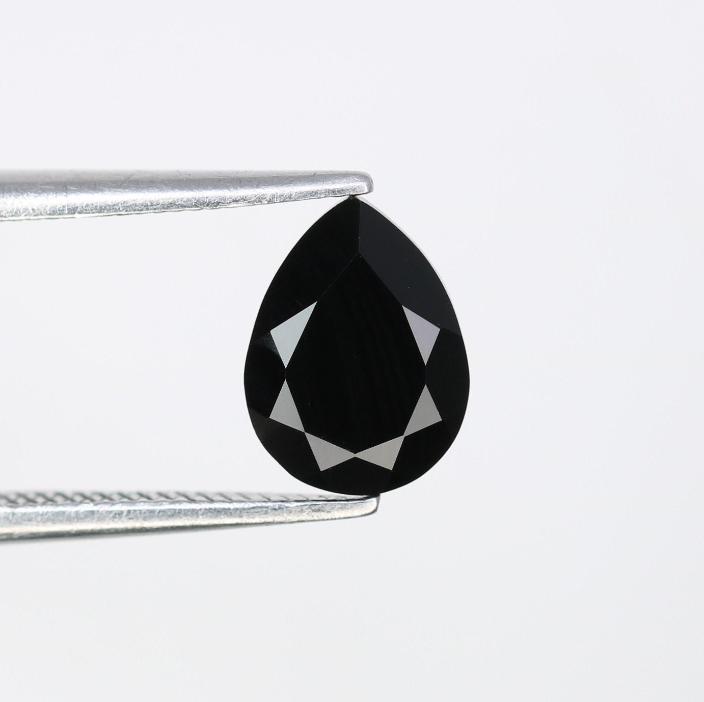 1.08 CT Black Pear Cut Gemstone for Weddings and Special Occasions - Elegant Pendant or Ring for Fine Jewelry