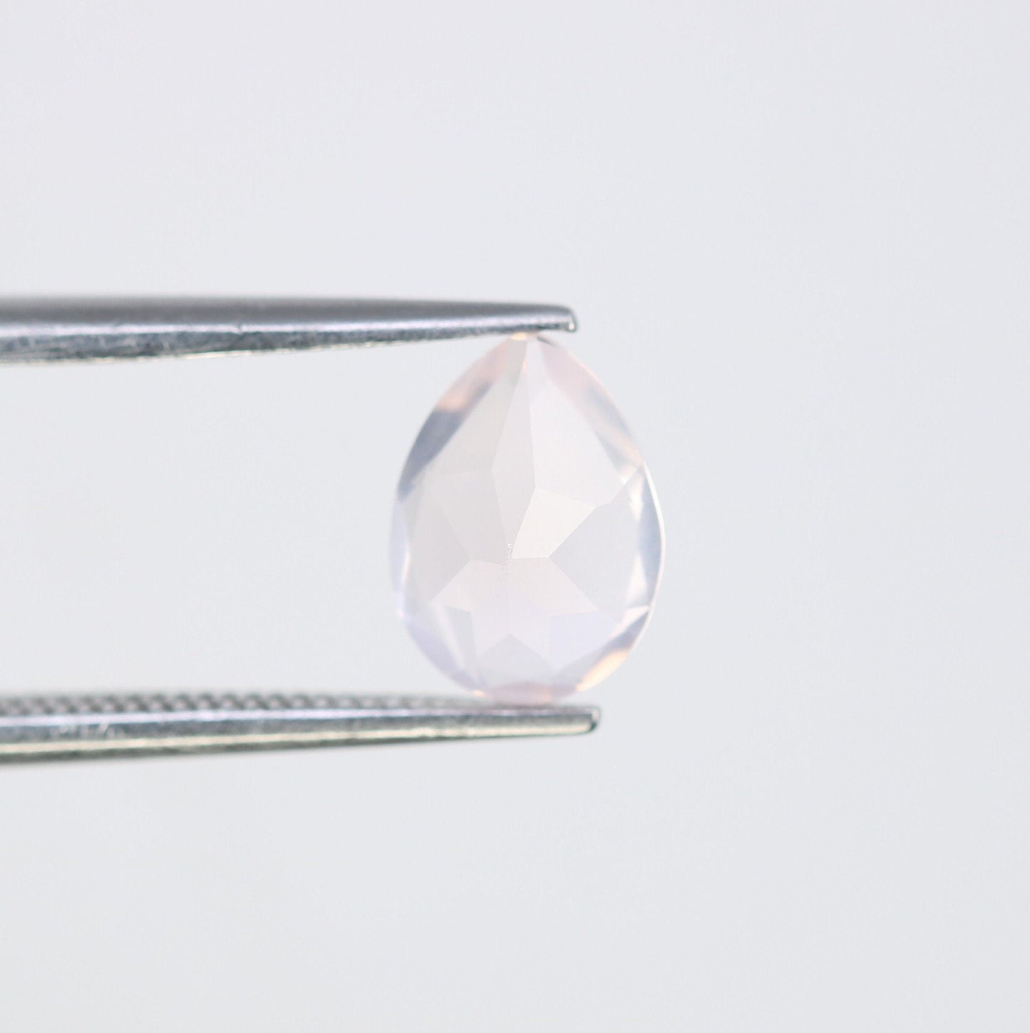 1.06 CT Beautiful Pear Shape Rose Quartz Gemstone for Pendant or Ring - Perfect Gift for Loved Ones