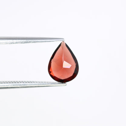 1.34 CT Elegant Red Pear Cut Garnet Gemstone for Weddings and Special Occasions - Perfect Gift for Daughter with Gold Ring and Diamonds