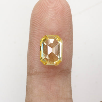 3.96 CT Beautiful Citrine Emerald Shape Sapphire for Wedding Ring - Stunning Engagement Ring with Fancy Color for Gold Ring and Diamonds