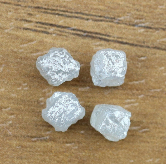 2.71 Carat Grey Raw Rough Diamond For Engagement RingFor Gold Ring Diamonds