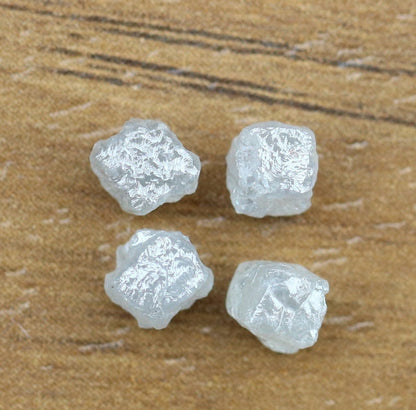 2.71 Carat Grey Raw Rough Diamond For Engagement RingFor Gold Ring Diamonds